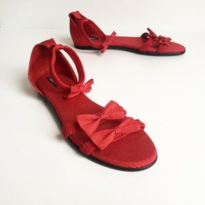 💔SOLD💔 Vintage ESPIRIT red ankle strap bow flats